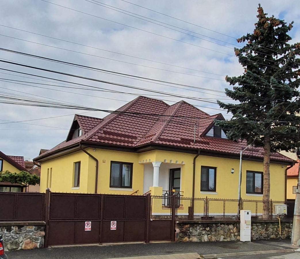 Yellow House 锡比乌 外观 照片