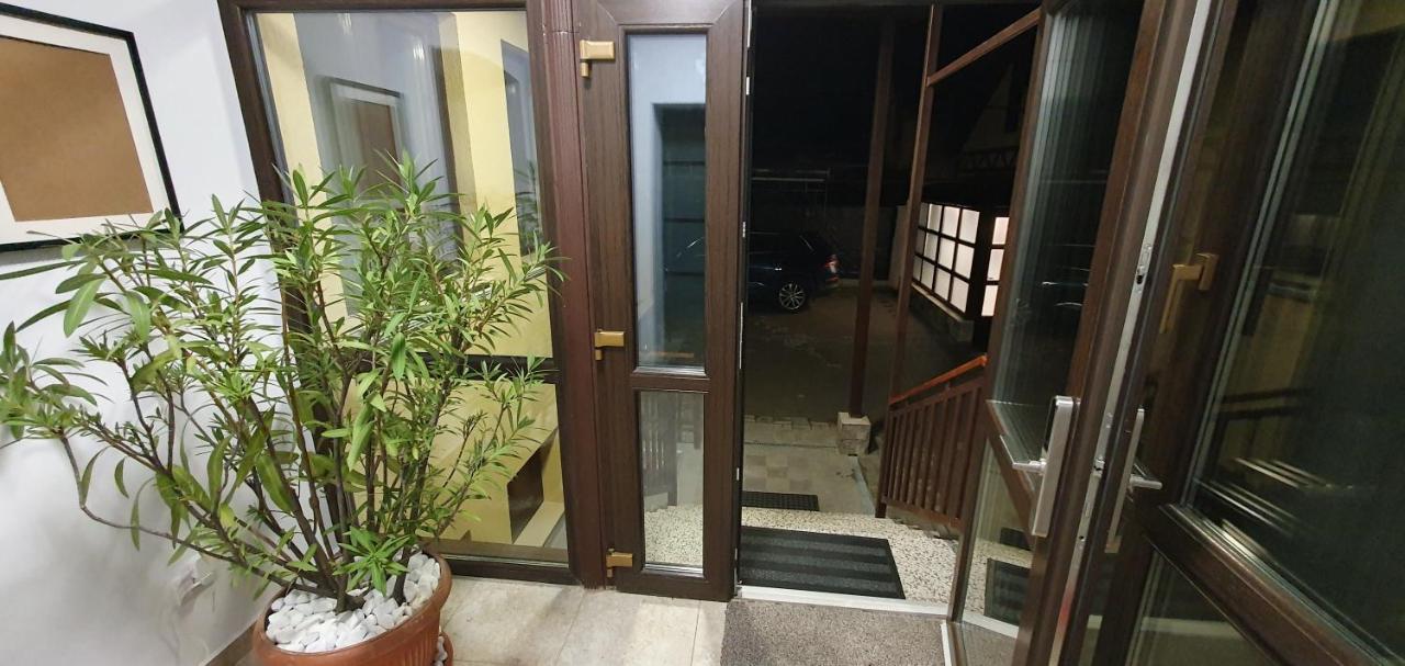 Yellow House 锡比乌 外观 照片