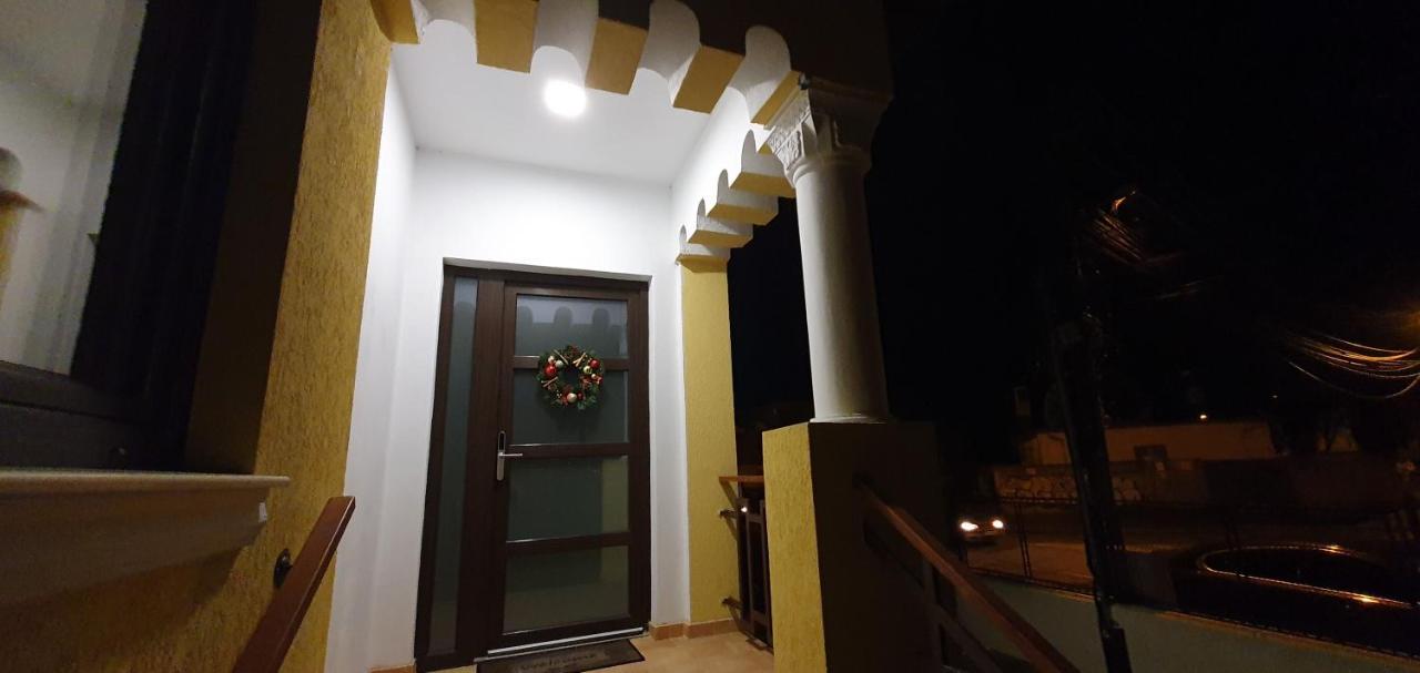 Yellow House 锡比乌 外观 照片
